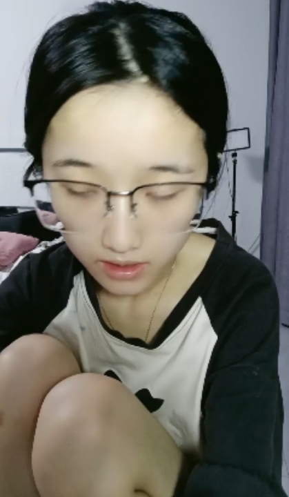 嫩星星三日狂欢私密视频62部5.61G浴室诱惑实录