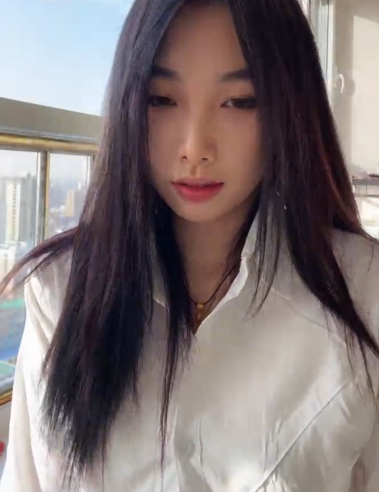 小X大王丝足特典53v21.4G推特限定特辑