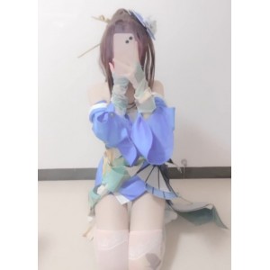 小灵酱13部3.8G反差合集推特清纯学生装太娇嫩了