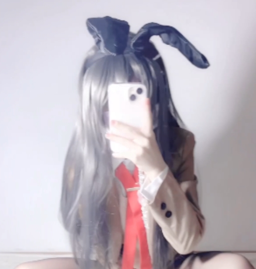 小灵酱13部3.8G反差合集推特清纯学生装太娇嫩了