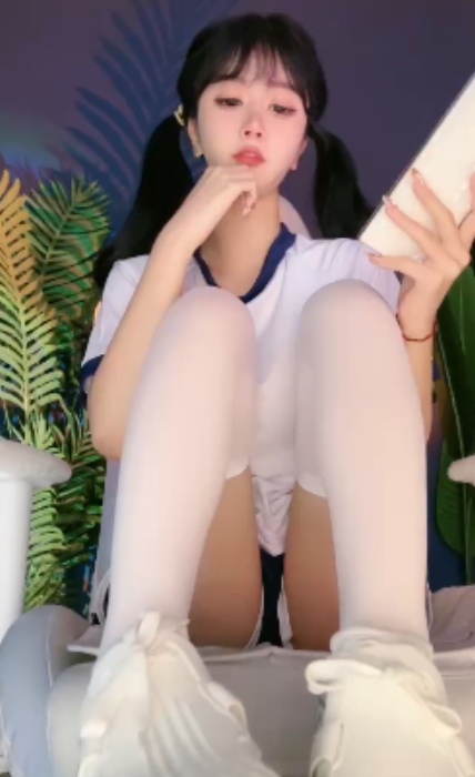 推特维妮剧情丝足40v33.6g优质御姐