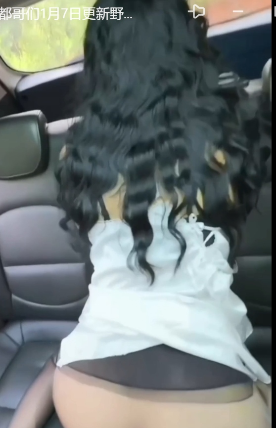 推特乖乖女实拍视频1V1.42G窒息野外