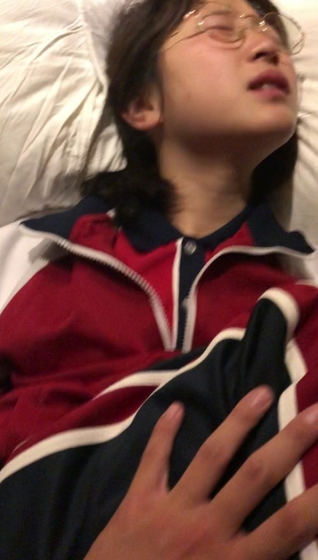 推特眼镜学妹私拍54V1.7G绝版合集