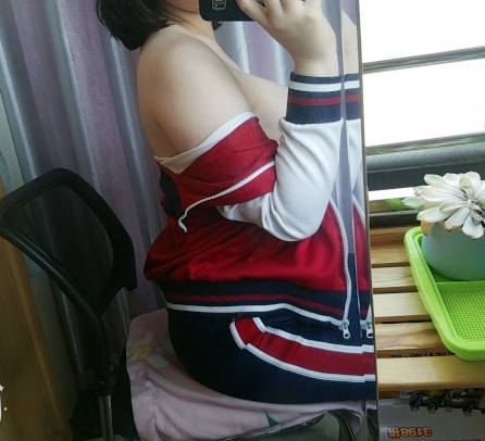 推特眼镜学妹私拍54V1.7G绝版合集