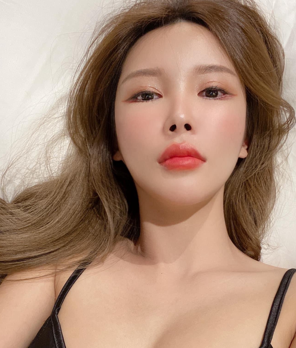 推特Gatitayan15V私密视频9.65G电竞主持人珍藏版展示