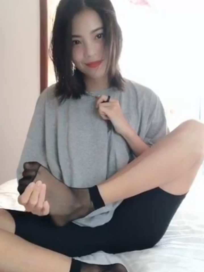 易直播木子丝足放飞秀1部401.9MB超火辣