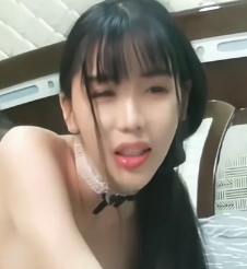 网盘清纯嫩妹多人激战展示1部214M糜乱至极